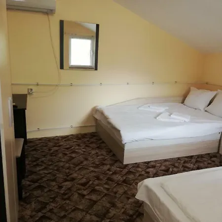 Aurora Guest Apartment *