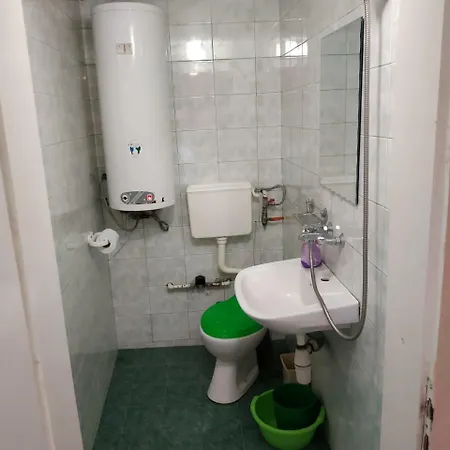 Aurora Guest Apartment *